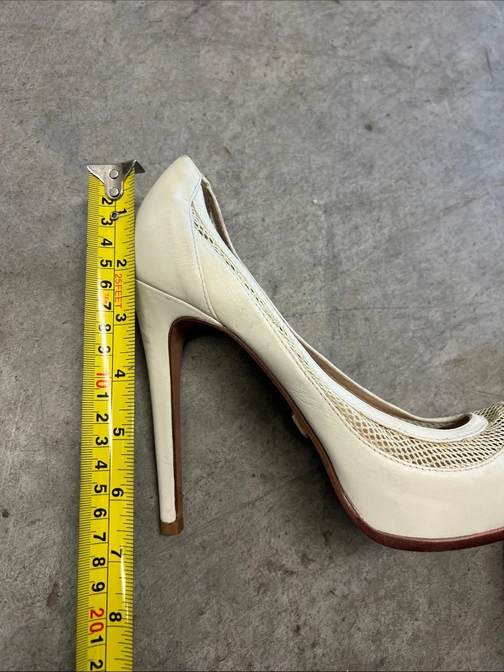 Pour La Victoire Ivory Leather & Mesh Round-Toe Flats